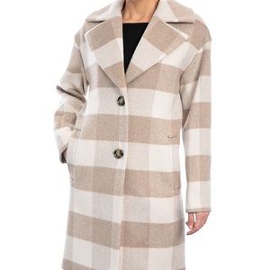 MICHAEL KORS lightly worn A few times (clean) like New Very warm coat